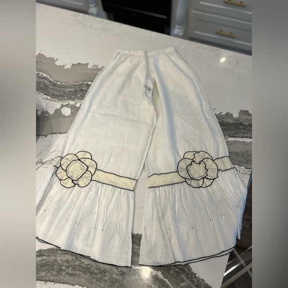 Sarah Clemens Custom Linen Black White Ivory Ruffle Flower Bloomers and Top Set - Picture 4 of 10